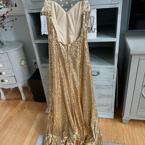 New Gala golden sparkly dress, size 8 - Picture 11 of 14